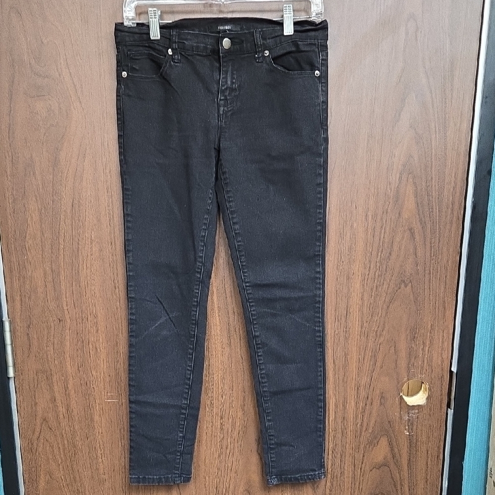 Forever 21 Size 27 Black Mid Rise Skinny Jeans